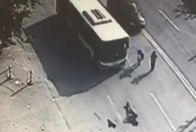 Bursa’da belediye otobüsü genç kıza böyle çarptı