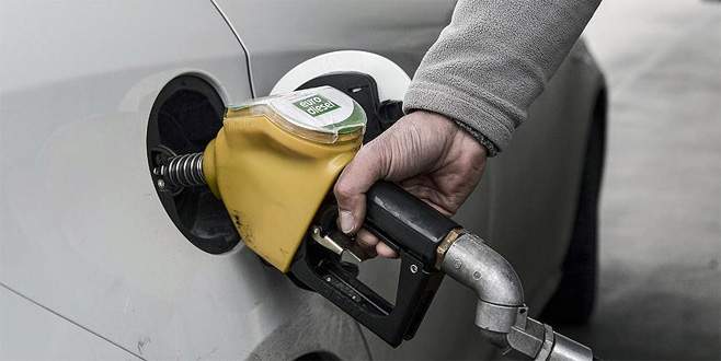 Benzin ve motorine yeni zam gündemde