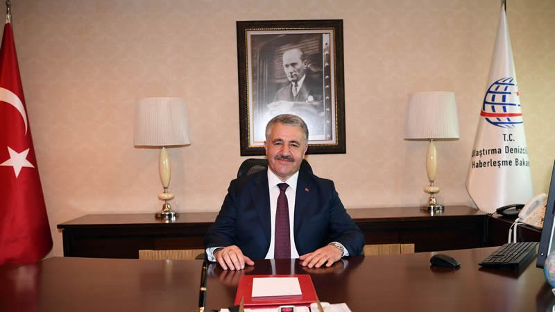 Ulaştırma, Denizcilik ve Haberleşme Bakanı Ahmet Arslan, Türkiye'nin ilk yerli