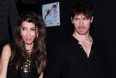 Nişanlısıyla elele