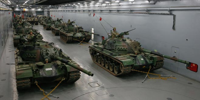 Dünyanın en büyüğü… Milli tank çıkarma gemisinin içi görüntülendi