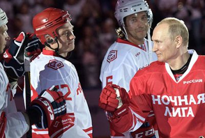 Putin buz pistinde şov yaptı!