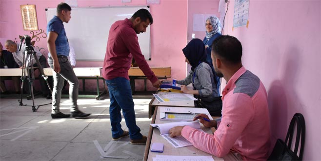 Irak’ta oy verme işlemi başladı Irak’ta oy verme işlemi başladı