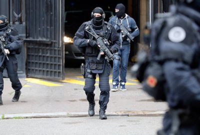 Paris’te bıçaklı saldırı: 2 ölü, 3 yaralı