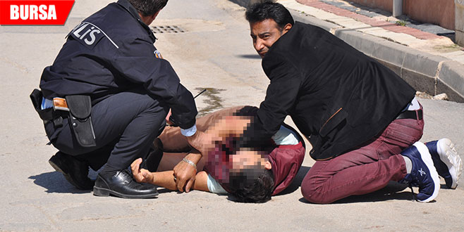 Eski eşinin sevgilisini sokak ortasında bıçakladı