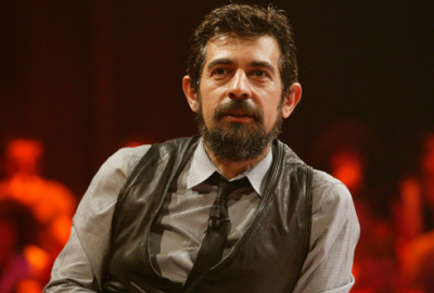 Tiyatro oyunlarını milli yas nedeniyle erteledi