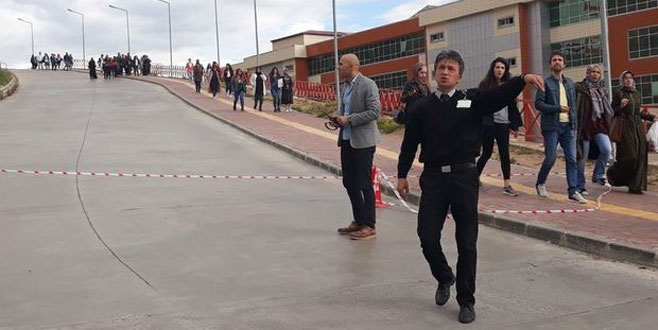 Üniversite laboratuvarında patlama Üniversite laboratuvarında patlama