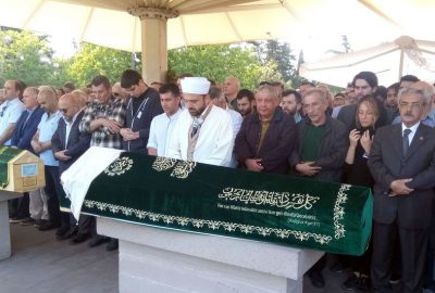 Ünlü oyuncunun annesine son veda!