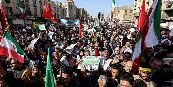 İran’da göstericilere ateş açıldı: 3 ölü