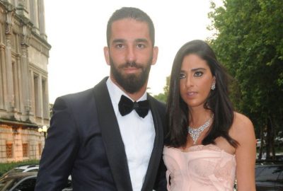 Arda Turan’ın eşi kanlar içinde hastaneye kaldırıldı!