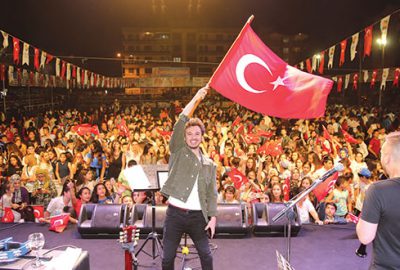 Buray’dan kırmızı-beyaz konser