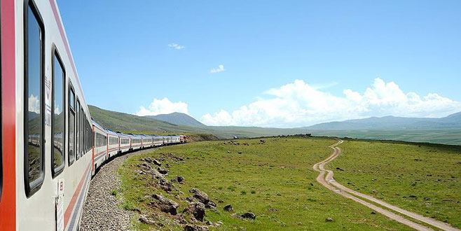Seyahatseverlerin yeni gözdesi: Vangölü Ekspresi