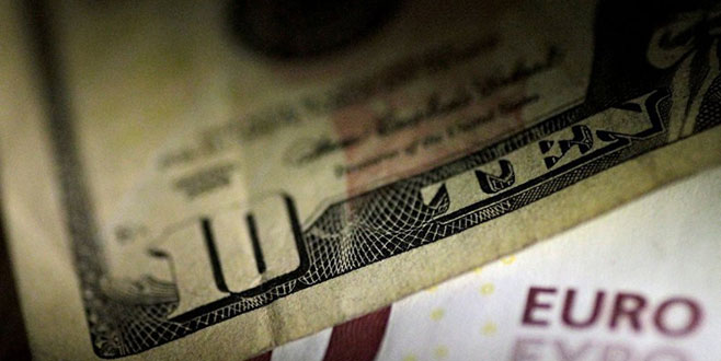 Dolar, euro ve sterlinde rekor üstüne rekor
