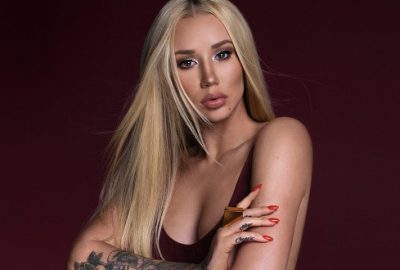 Güzel şarkıcı paylaştı! Sosyal medya ikiye bölündü