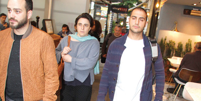 16 yaş küçük sevgilisiyle çok mutlu