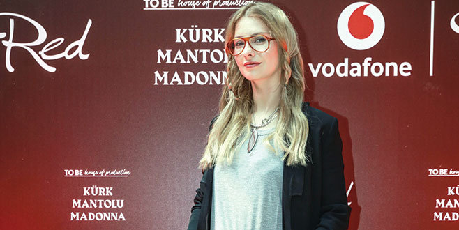 Kürk Mantolu Madonna dijital ortamda