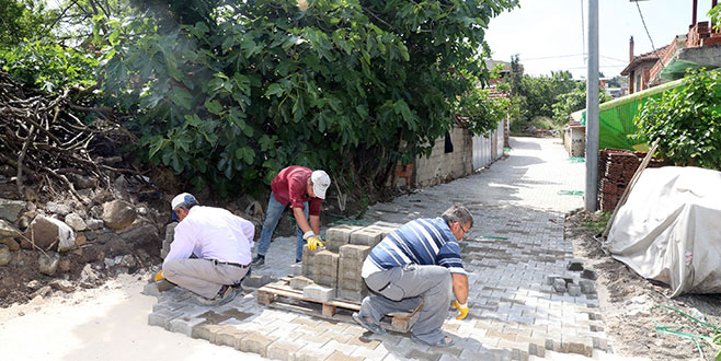 Mudanya’da 11 mahalleye parke taşı
