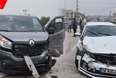 Kafa kafaya çarpıştılar: 5 yaralı