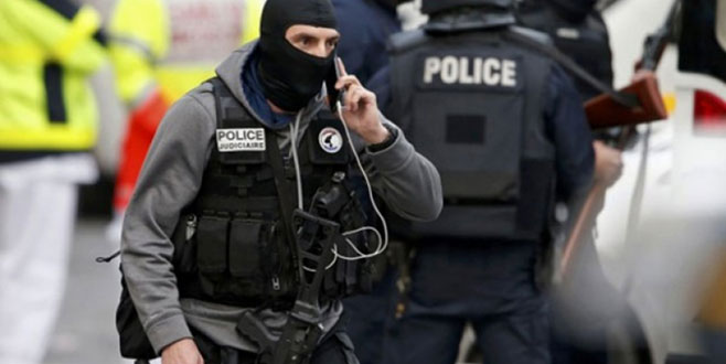 Fransa’da ‘çifte ajan’ krizi