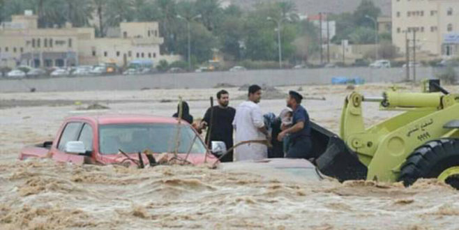 Kasırga silip süpürdü