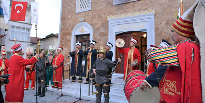 Narlı Camisine mehterli açılış