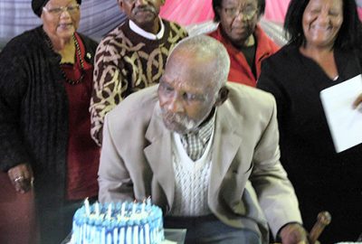 Yaşı 114 ama tek sorunu sigara