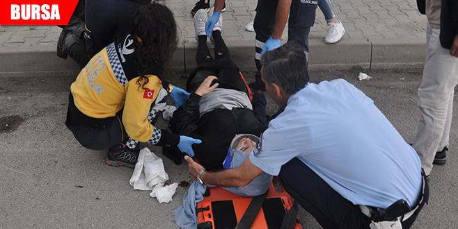 Genç kızın montu motosikletin tekerine sıkışınca…