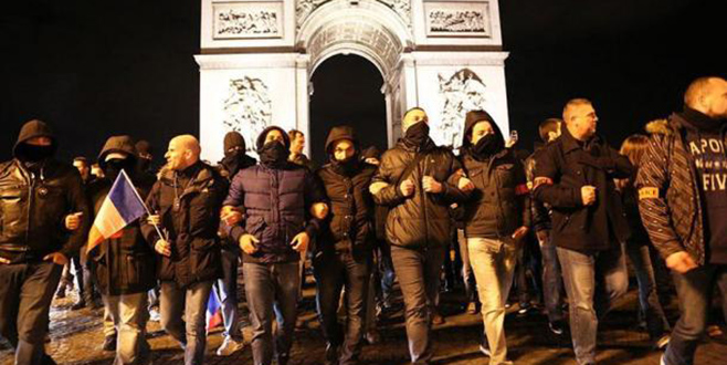 Fransa’da greve polisler de katıldı