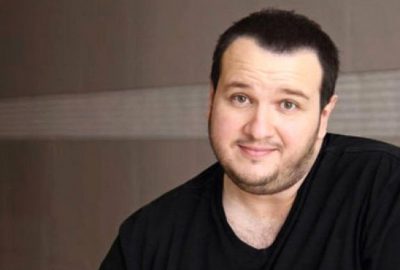 Performansıyla ünlü şarkıcılara meydan okudu