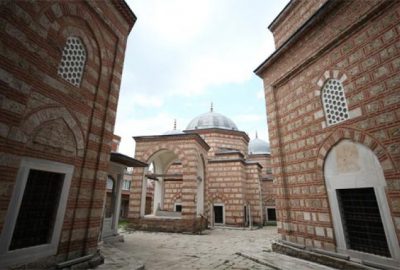 Yaşayan Osmanlı ruhu: Muradiye Külliyesi