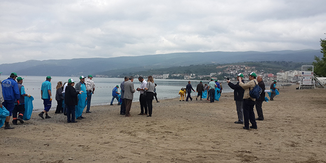 Küçük Kumla’da sahil temizliği