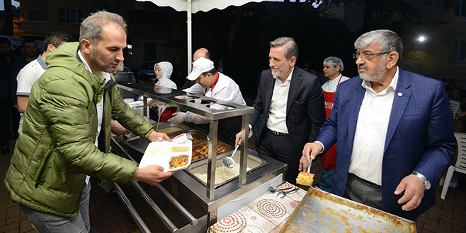 BTSO’dan 15 günde 30 bin kişiye iftar