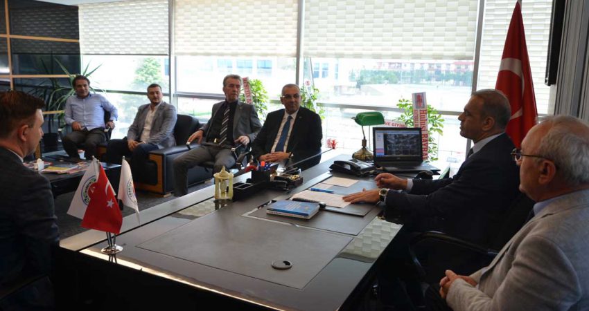 Gemlik'te Orhangazi Ticaret ve Sanayi Odası Yönetim Kurulu Üyeleri ile