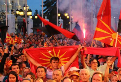 Üsküp’te ‘erken seçim’ gösterisi