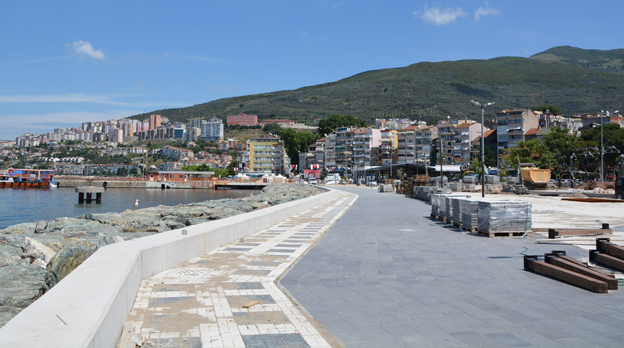 Gemlik’te sahil düzenleme çalışmaları tamamlanıyor