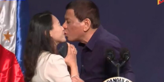 İşçi kadını zorla öptü