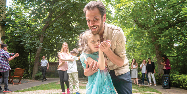 Otistik çocuklara Vartolu sürprizi