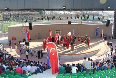 Kestel’e açık hava tiyatrosu