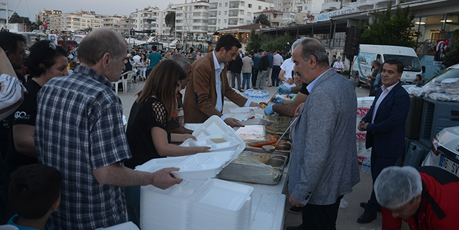 Mudanya’da iftarda buluştular Mudanya’da iftarda buluştular