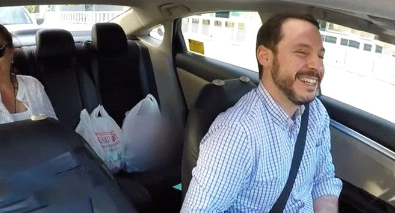 Enerji Bakanı Berat Albayrak, AHaber'in vatandaşlarla buluşup seçimin nabzını tuttuğu
