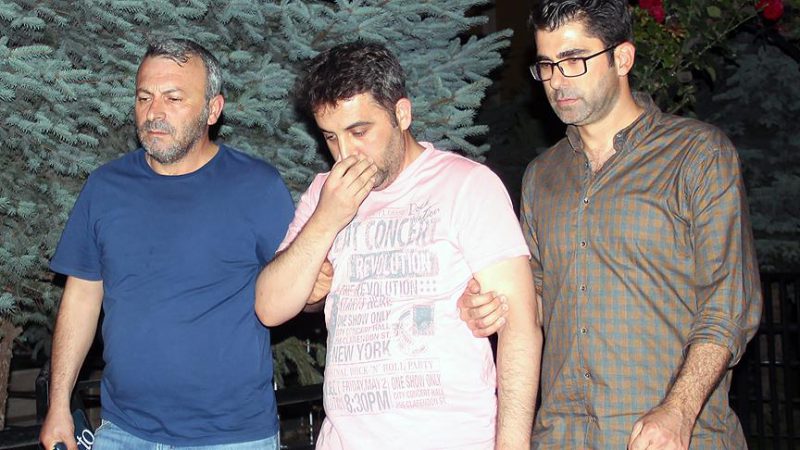 Konya'da FETÖ'nün hücre evine düzenlenen operasyonda 3 kişi, 8 bin