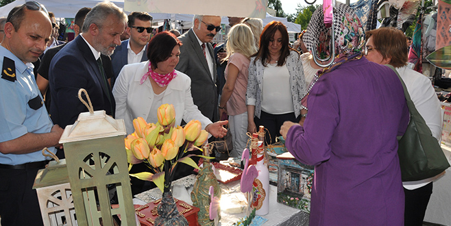 Kadınlardan alışveriş şenliği