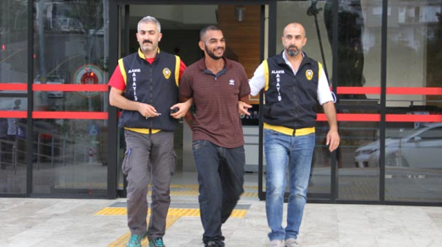 Tatil için Antalya’ya giden ünlü şarkıcı cinayet işledi!