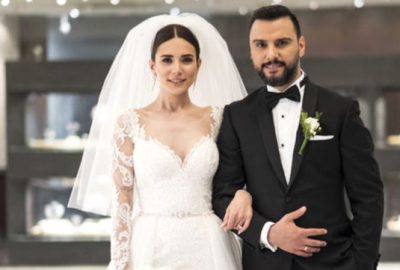 Evlendikten sonra popülerliği artan çifte para yağıyor