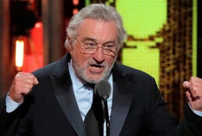 Trump’a küfür etti, ayakta alkışlandı