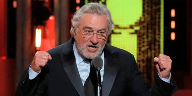 Trump’a küfür etti, ayakta alkışlandı Trump’a küfür etti, ayakta alkışlandı