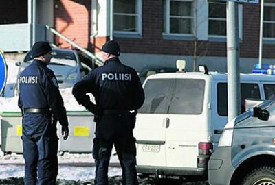 Polis silahlı adamı vurdu