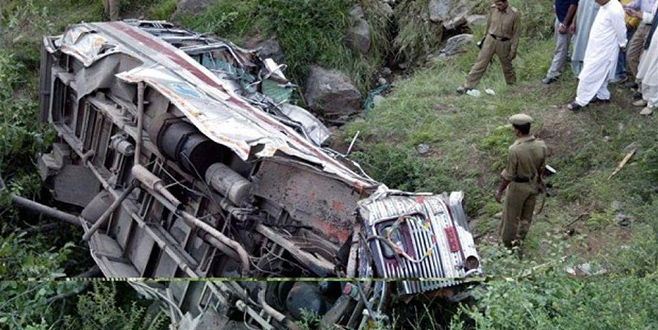 Hindistan’da otobüs faciası: 16 ölü