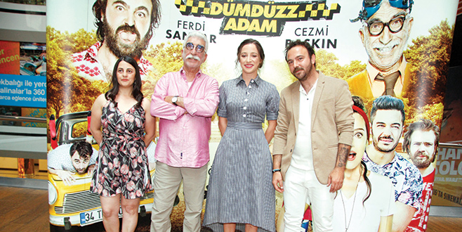 Dümdüz Adam güldürecek Dümdüz Adam güldürecek