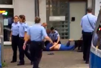 Almanya’da bir Türk’e polis köpeği ile şiddet